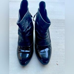 Woman bootie in black Sz. 6